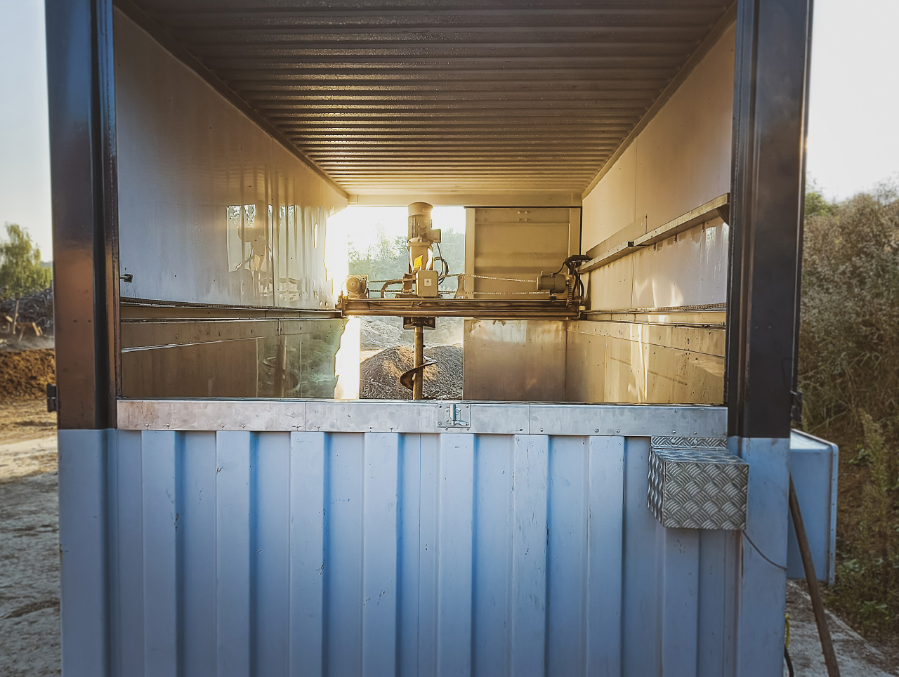 Earth Flow container
